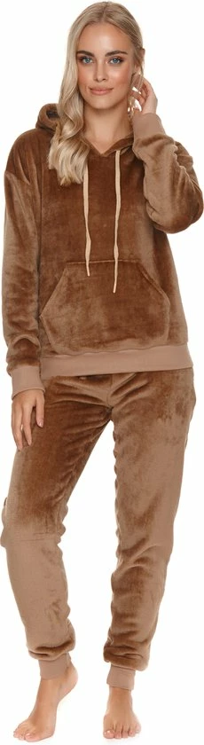 Doctor Nap Huispak Dames Fleece | Joggingpak Dames | Trainingspak Dames | Lange Mouw Lange Broek | Chocolate DRS.4549 L 2 Doctor Nap Huispak Dames Fleece | Joggingpak Dames | Trainingspak Dames | Lange Mouw Lange Broek | Chocolate DRS.4549 L - Afbeelding 2