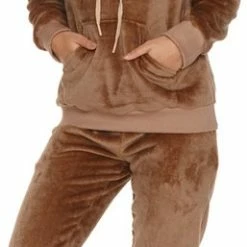 Doctor Nap Huispak Dames Fleece | Joggingpak Dames | Trainingspak Dames | Lange Mouw Lange Broek | Chocolate DRS.4549 L 11 Doctor Nap Huispak Dames Fleece | Joggingpak Dames | Trainingspak Dames | Lange Mouw Lange Broek | Chocolate DRS.4549 L -Pyjama-S-Dames Winkel 257x840 3