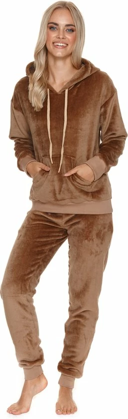 Doctor Nap Huispak Dames Fleece | Joggingpak Dames | Trainingspak Dames | Lange Mouw Lange Broek | Chocolate DRS.4549 L 6 Doctor Nap Huispak Dames Fleece | Joggingpak Dames | Trainingspak Dames | Lange Mouw Lange Broek | Chocolate DRS.4549 L - Afbeelding 6