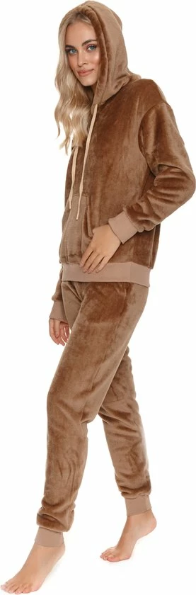 Doctor Nap Huispak Dames Fleece | Joggingpak Dames | Trainingspak Dames | Lange Mouw Lange Broek | Chocolate DRS.4549 L 4 Doctor Nap Huispak Dames Fleece | Joggingpak Dames | Trainingspak Dames | Lange Mouw Lange Broek | Chocolate DRS.4549 L - Afbeelding 4