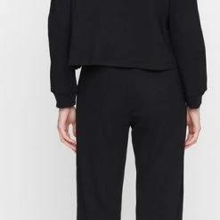 Trendyol Vrouwen Standaard Ronde Hals Pyjama Set 14 Trendyol Vrouwen Standaard Ronde Hals Pyjama Set -Pyjama-S-Dames Winkel 326x840 2