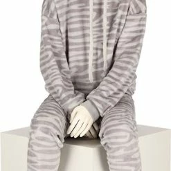 Apollo Huispak Dames | Zebra Print | Grijs | Maat L/XL | Huispak Dames Volwassenen Fleece | Joggingpak Dames -Pyjama-S-Dames Winkel 383x840