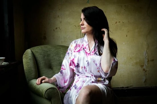 Merkloos Uniek Cadeau Vrouw, Kimono Dames Badjas Satijn, Wit Met Pioenrozen Design, One Size, Lang Model Dames Nachtmode Kimono 8 Merkloos Uniek Cadeau Vrouw, Kimono Dames Badjas Satijn, Wit Met Pioenrozen Design, One Size, Lang Model Dames Nachtmode Kimono - Afbeelding 8