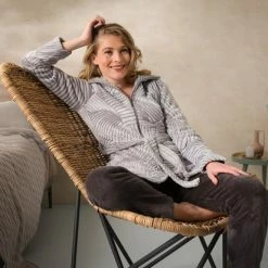 Pastunette - Winter Bloom - Huispak - Grijs - Maat 40 7 Pastunette - Winter Bloom - Huispak - Grijs - Maat 40 -Pyjama-S-Dames Winkel 550x412