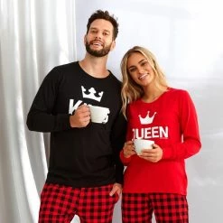 Doctor Nap Katoenen Pyjama Dames Volwassenen | Lange Mouw Lange Broek | Winter Pyama Dames Volwassenen | Matching Gezin Pyjama | Kerst Pyjama | Queen Rood PB.9748 - L -Pyjama-S-Dames Winkel 550x550 49