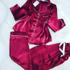 Merkloos Satijn Dames Pyjama Set Bordeaux Maat L -Pyjama-S-Dames Winkel 550x629 1