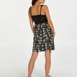 Hunkemöller Dames Nachtmode Slipdress Nora Lace - Zwart - Maat M -Pyjama-S-Dames Winkel 550x660 320
