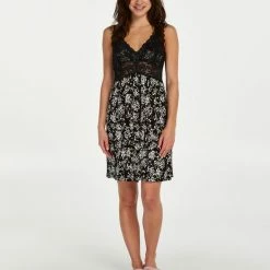 Hunkemöller Dames Nachtmode Slipdress Nora Lace - Zwart - Maat M -Pyjama-S-Dames Winkel 550x660 321