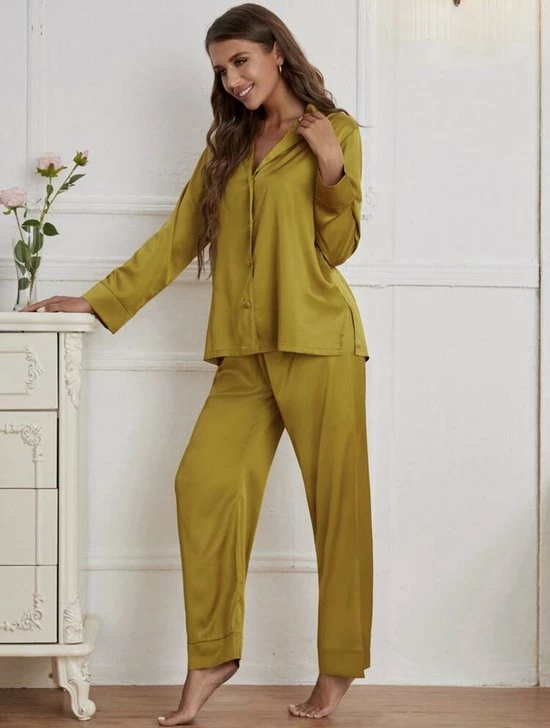 Merkloos MKL - Dames Pyjama Nachthemd Satijn / Kamerjassen - Elegant Nachtjapon - Mosterd Geel Nachthemd - Lingerie Set Van 2, Broek En Blouse - Kimono - Lingerie - Nachtbadjas - Badjas - Nachtjapon - Slaapkleding - Lounge Pantalon - Maat S 3 Merkloos MKL - Dames Pyjama Nachthemd Satijn / Kamerjassen - Elegant Nachtjapon - Mosterd Geel Nachthemd - Lingerie Set Van 2, Broek En Blouse - Kimono - Lingerie - Nachtbadjas - Badjas - Nachtjapon - Slaapkleding - Lounge Pantalon - Maat S - Afbeelding 3