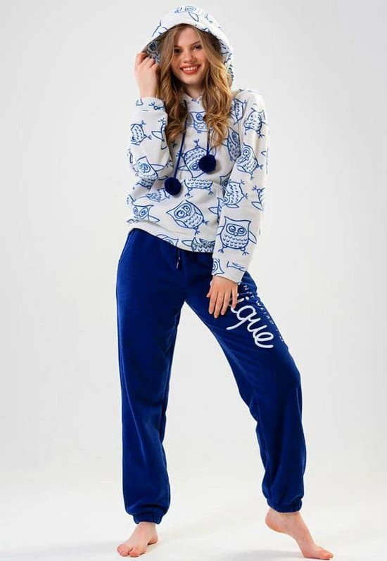 Vienetta Warme Winter Pyjama Dames Fleece | Lange Mouw Lange Broek | Wit - Blauw | Dames Pluche Huispak | Dikke Winterpyjama | Kangoeroe Sweatshirt L 1 Vienetta Warme Winter Pyjama Dames Fleece | Lange Mouw Lange Broek | Wit - Blauw | Dames Pluche Huispak | Dikke Winterpyjama | Kangoeroe Sweatshirt L