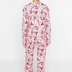 Trendyol Vrouwen Standaard Kraag Pyjama Set 10 Trendyol Vrouwen Standaard Kraag Pyjama Set -Pyjama-S-Dames Winkel 550x801 1