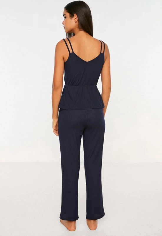 Trendyol Vrouwen Standaard V-hals Pyjamaset 4 Trendyol Vrouwen Standaard V-hals Pyjamaset - Afbeelding 4