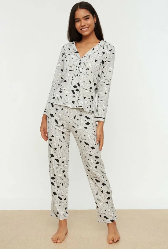 Trendyol Vrouwen Standaard Kraag Pyjama Set 1 Trendyol Vrouwen Standaard Kraag Pyjama Set