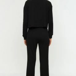 Trendyol Vrouwen Standaard Ronde Hals Pyjama Set 17 Trendyol Vrouwen Standaard Ronde Hals Pyjama Set -Pyjama-S-Dames Winkel 550x813