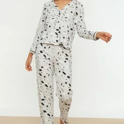 Trendyol Vrouwen Standaard Kraag Pyjama Set 12 Trendyol Vrouwen Standaard Kraag Pyjama Set -Pyjama-S-Dames Winkel 550x818