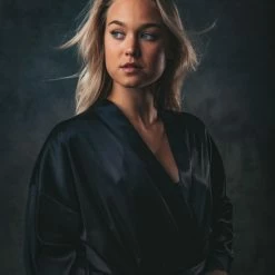 Merkloos Kimono Deep Black Van Heerlijk Satijn - Dames Badjas - Lang Met Kant - Kleur Zwart - Luxe Cadeau Vrouw -Pyjama-S-Dames Winkel 550x824 27