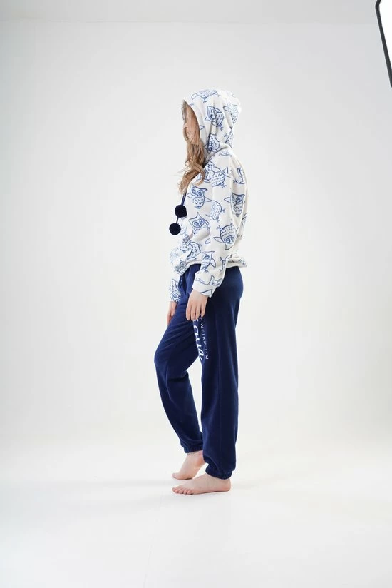 Vienetta Warme Winter Pyjama Dames Fleece | Lange Mouw Lange Broek | Wit - Blauw | Dames Pluche Huispak | Dikke Winterpyjama | Kangoeroe Sweatshirt L 3 Vienetta Warme Winter Pyjama Dames Fleece | Lange Mouw Lange Broek | Wit - Blauw | Dames Pluche Huispak | Dikke Winterpyjama | Kangoeroe Sweatshirt L - Afbeelding 3