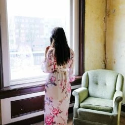 Merkloos Uniek Cadeau Vrouw, Kimono Dames Badjas Satijn, Wit Met Pioenrozen Design, One Size, Lang Model Dames Nachtmode Kimono 19 Merkloos Uniek Cadeau Vrouw, Kimono Dames Badjas Satijn, Wit Met Pioenrozen Design, One Size, Lang Model Dames Nachtmode Kimono -Pyjama-S-Dames Winkel 550x824 61