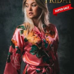 Merkloos Kimono Santorini Coral Wild Roses Gemaakt Van Heerlijk Satijn Lang Model. Erg Leuk Als December Kado