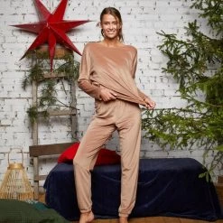 Italian Fashion Juga| Warme Winter Pyjama Dames Fleece | Lange Mouw Lange Broek | Karamel | KORTING | SALE M -Pyjama-S-Dames Winkel 550x825 205