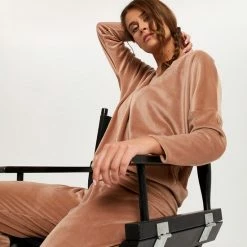Italian Fashion Juga| Warme Winter Pyjama Dames Fleece | Lange Mouw Lange Broek | Karamel | KORTING | SALE M -Pyjama-S-Dames Winkel 550x825 210
