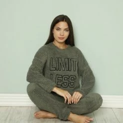 Merkloos Dames Pyjama | Huispak Dames | Teddy | Pyjamaset -Pyjama-S-Dames Winkel 550x825 35