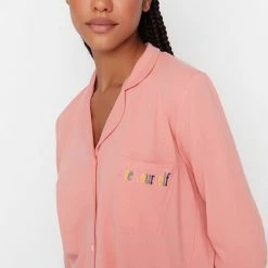 Trendyol Vrouwen Standaard Kraag Pyjama Set