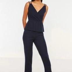 Trendyol Vrouwen Standaard V-hals Pyjamaset