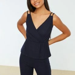 Trendyol Vrouwen Standaard V-hals Pyjamaset 15 Trendyol Vrouwen Standaard V-hals Pyjamaset -Pyjama-S-Dames Winkel 550x825 64